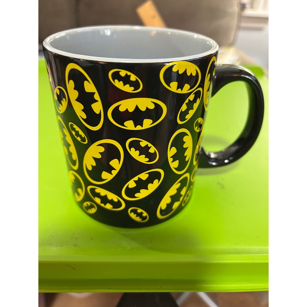 Silver Buffalo DC Comics Batman Logo Ceramic Mug Black Yellow 20oz